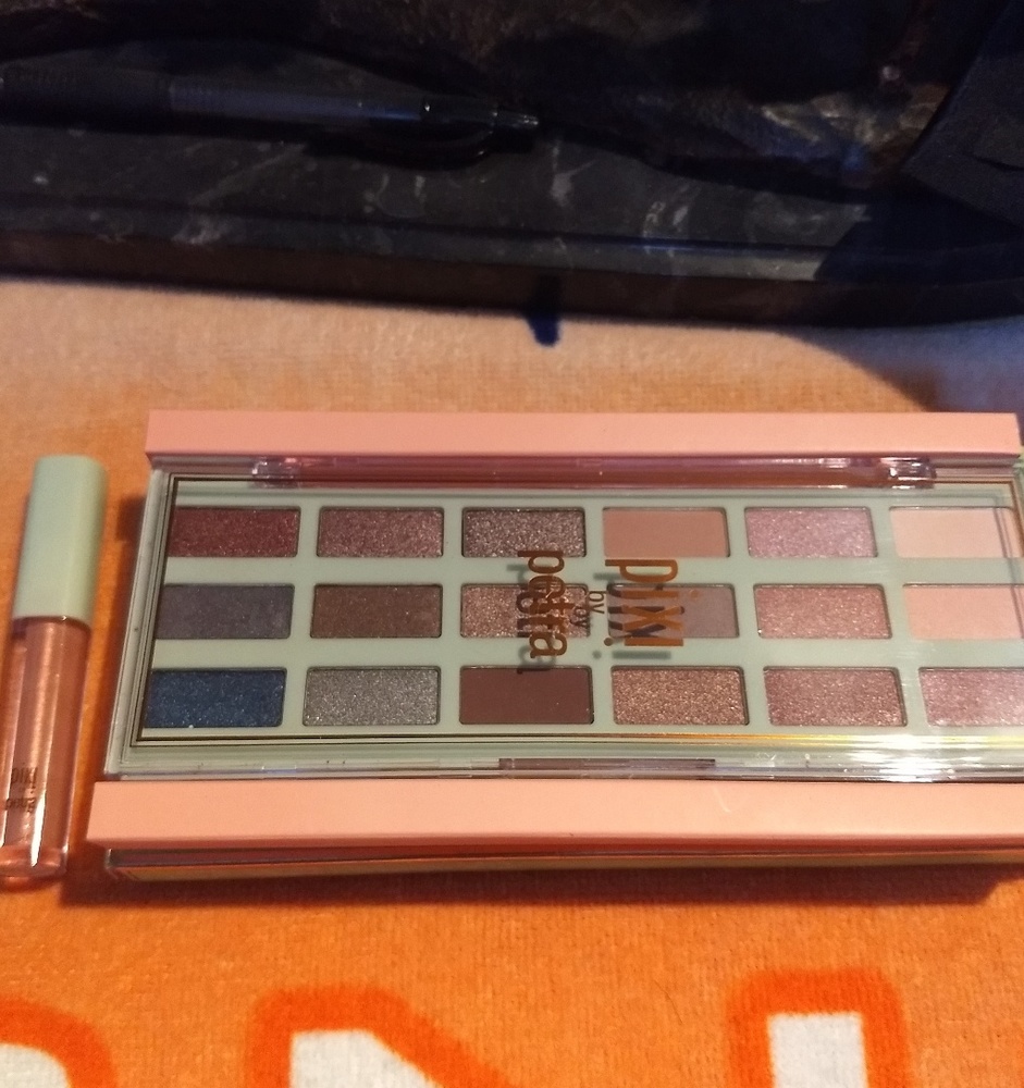 Pixi pallet and liquid eye shadow